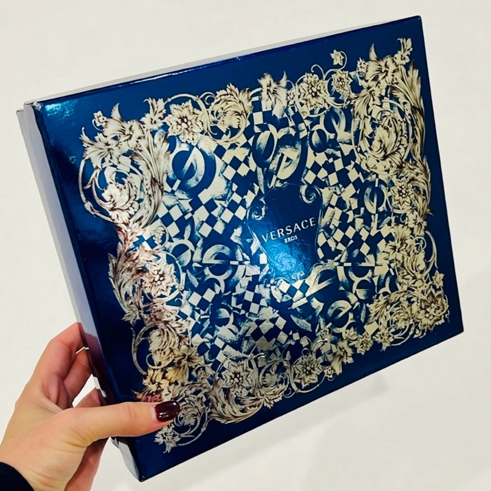 VERSACE Blue Box, EUC - Picture 5 of 7